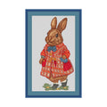 Frau Hase im roten Mantel